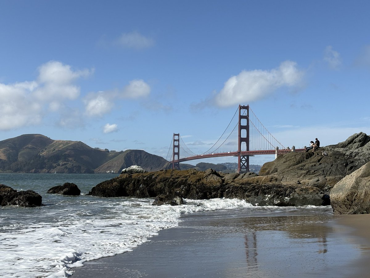 staankate's tweet image. &quot;Imagine I post about a walk, get all these people together, and don&apos;t show up&quot; – I joked this to Adam the other day.

Well, I was an hour late for my own hike because I overslept, wtf.

Nevertheless, these awesome people still joined me along the 8-hour walk across San…