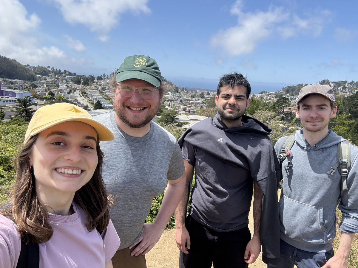 staankate's tweet image. &quot;Imagine I post about a walk, get all these people together, and don&apos;t show up&quot; – I joked this to Adam the other day.

Well, I was an hour late for my own hike because I overslept, wtf.

Nevertheless, these awesome people still joined me along the 8-hour walk across San…