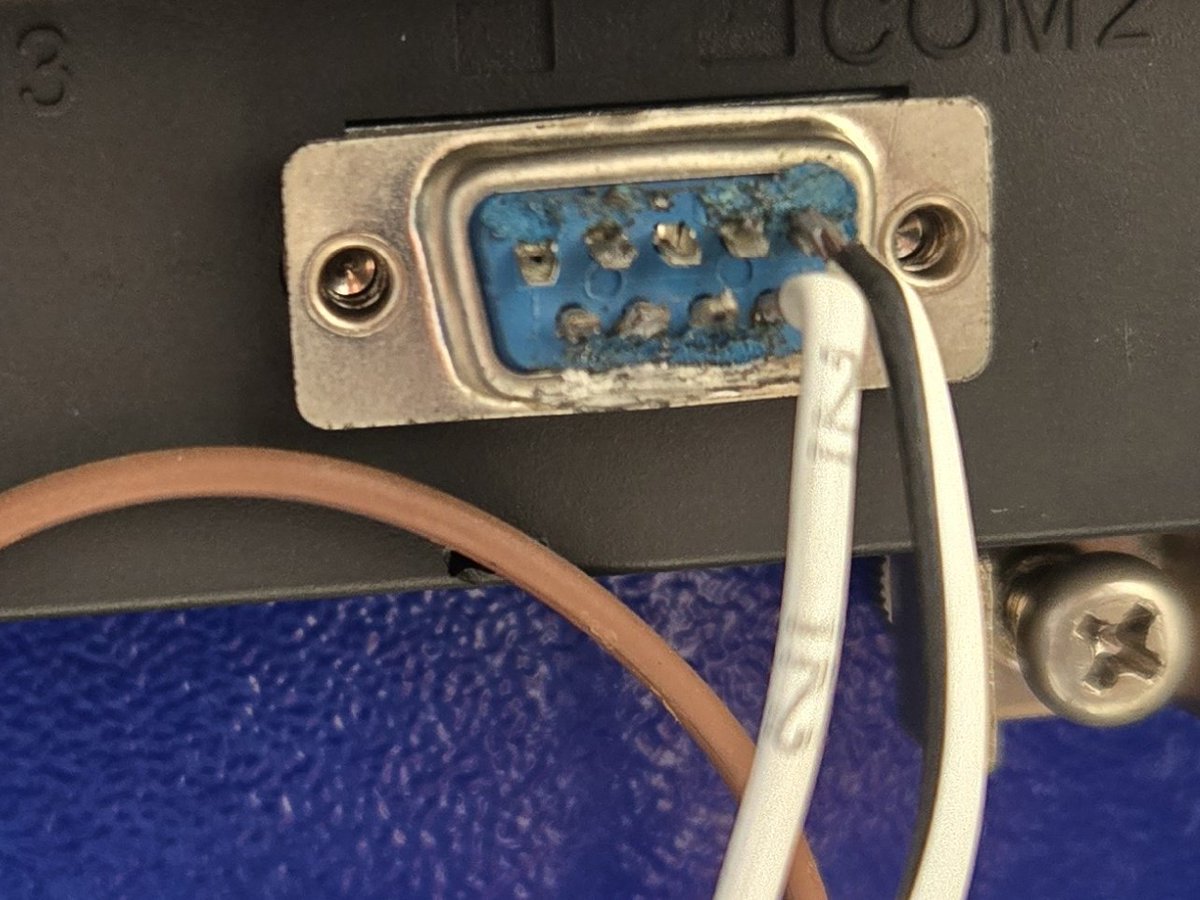 PLCprogrammer01's tweet image. DB9
- 9 pin connector
- Used for communication between #PLC and DEVICES such as HMI.
- Can be used for RS242 and RS485 communication.
- Only need to use the pin 1&6 for RS485 communication.