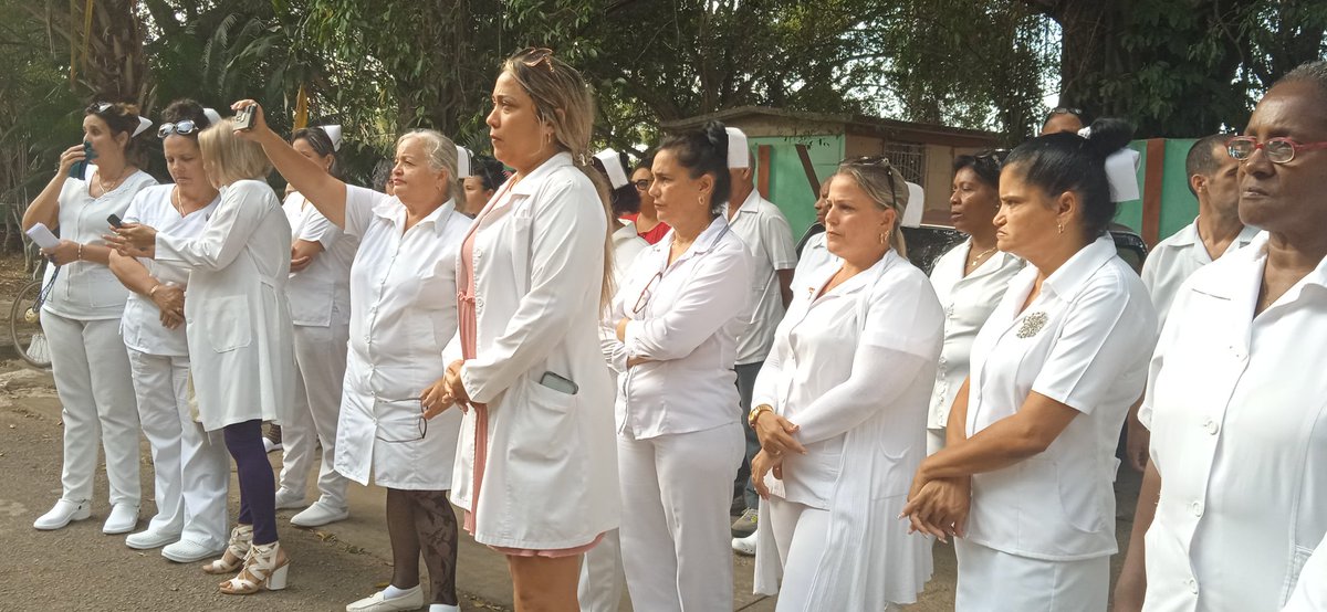 Emotivo acto animó la mañana de hoy en celebración del Día Internacional de la Enfermería en #PericoEnVictoria Felicidades a todas y a todos. #MatancerosEnVictoria