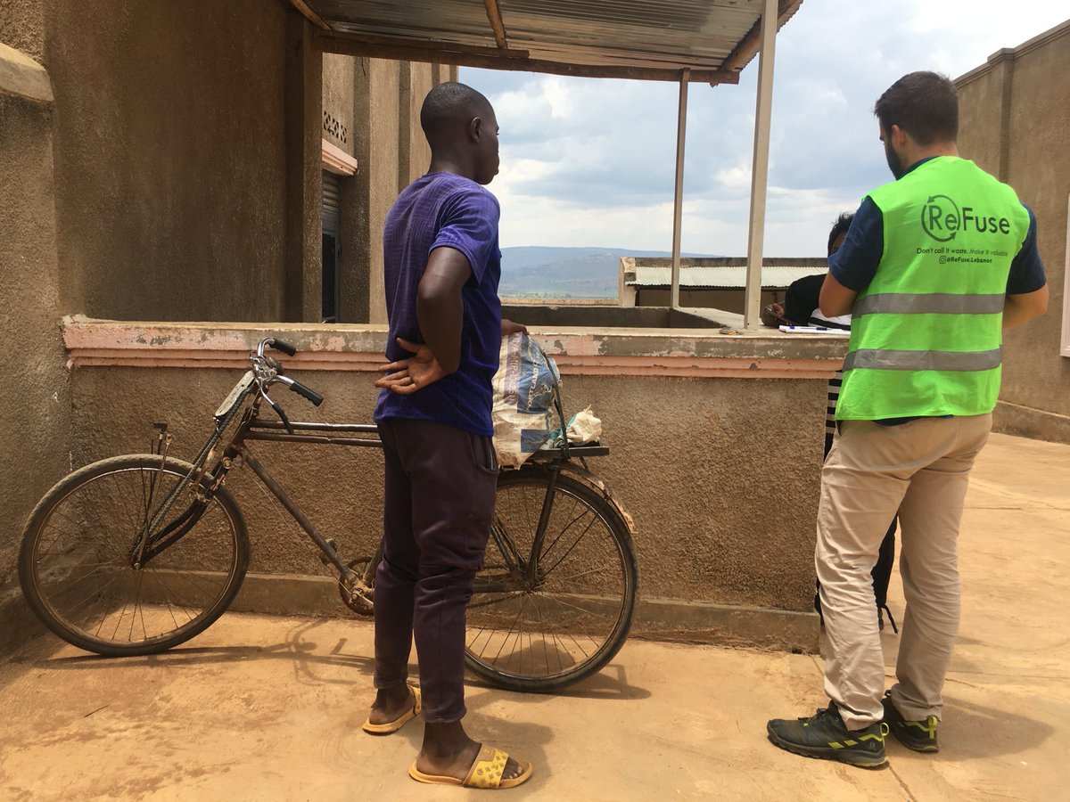 What happens to plastic, paper &amp; textiles in Mahama 🇷🇼 &amp; Bidibidi 🇺🇬?

New insights from #SUNNYProject show the potential of informal recycling &amp; repair markets to drive circular solutions in refugee settings.

Read more 👉 sunny-project.eu/699-2/