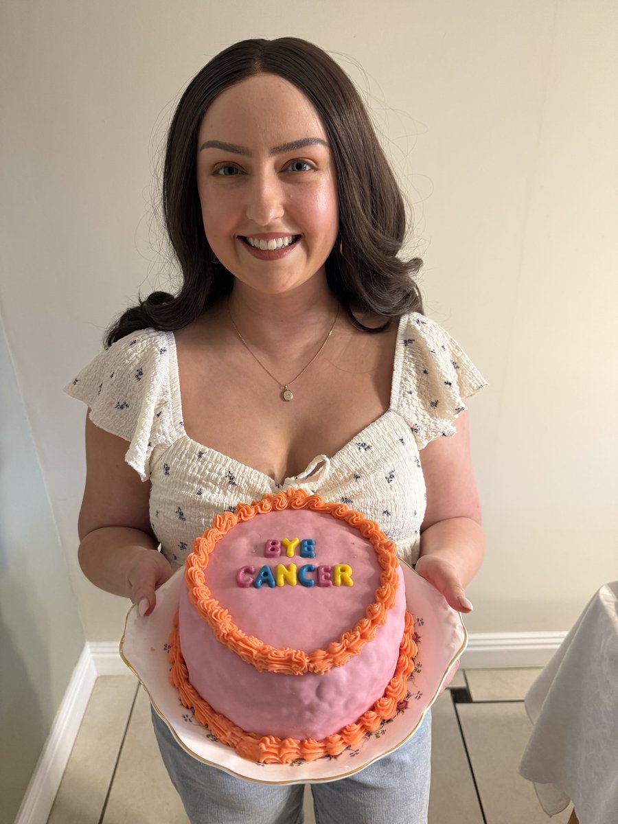paulhennessy07's tweet photo. My niece has kicked cancer to touch!! Well done Jayne 💕🥂

#fuckcancer #byecancer https://t.co/wyEVAeOUWz