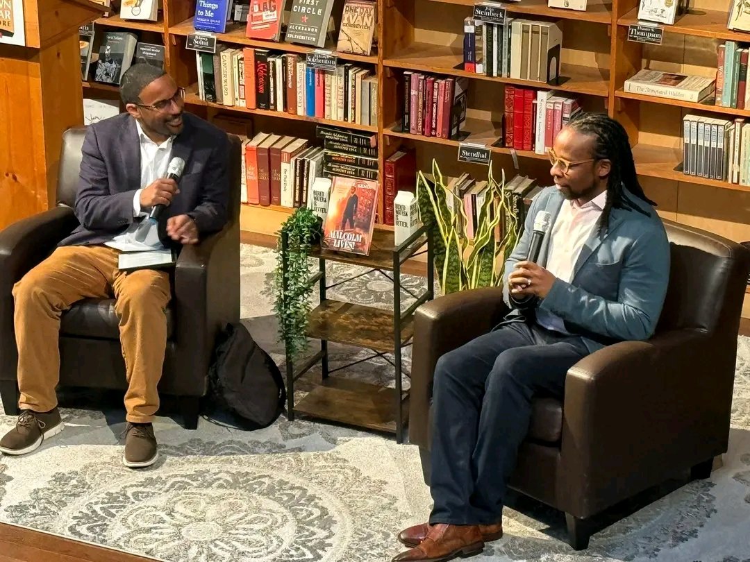 DruHart's tweet image. Had the pleasure of being in conversation with Dr. @ibramxk at @MidtownScholar about his powerful new book Malcolm Lives. Grateful for the depth, clarity, and urgency he brought to the legacy of Malcolm X.
#MalcolmLives #MidtownScholar #BlackLiberation #BookTalk #Harrisburg
