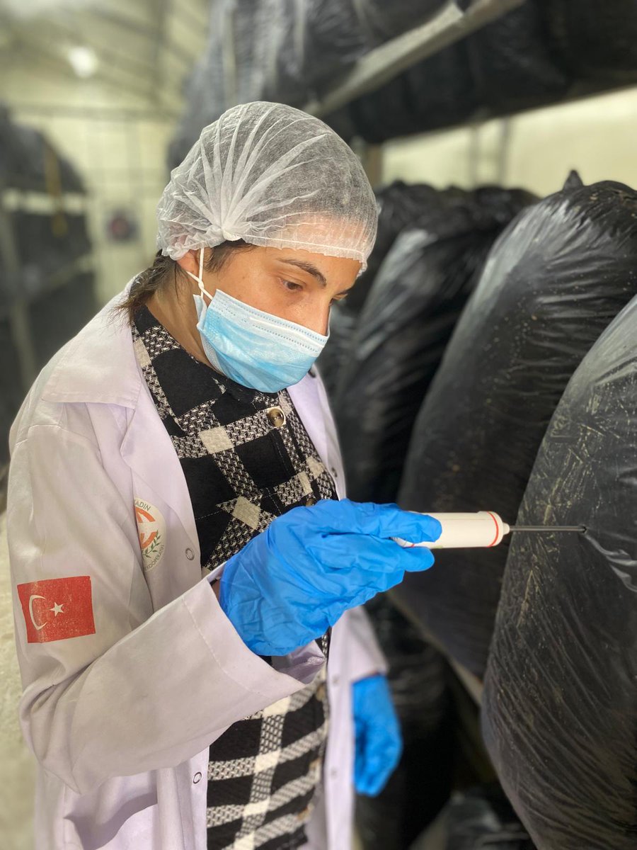 Tomarza_koop's tweet photo. Üretime devam...Desteklerinden dolayı başta Sayın Valimiz Gökmen ÇİÇEK Beyefendiye, Vali Yardımcımız Sayın Erkan KAÇMAZ'a ve Kaymakamımız Sayın Ali BUZKAYA'ya teşekkür ederiz.@gokmen_cicek_ @KacmazErkan @buzkayaali @kayserikakoop https://t.co/ByXsVTpxff