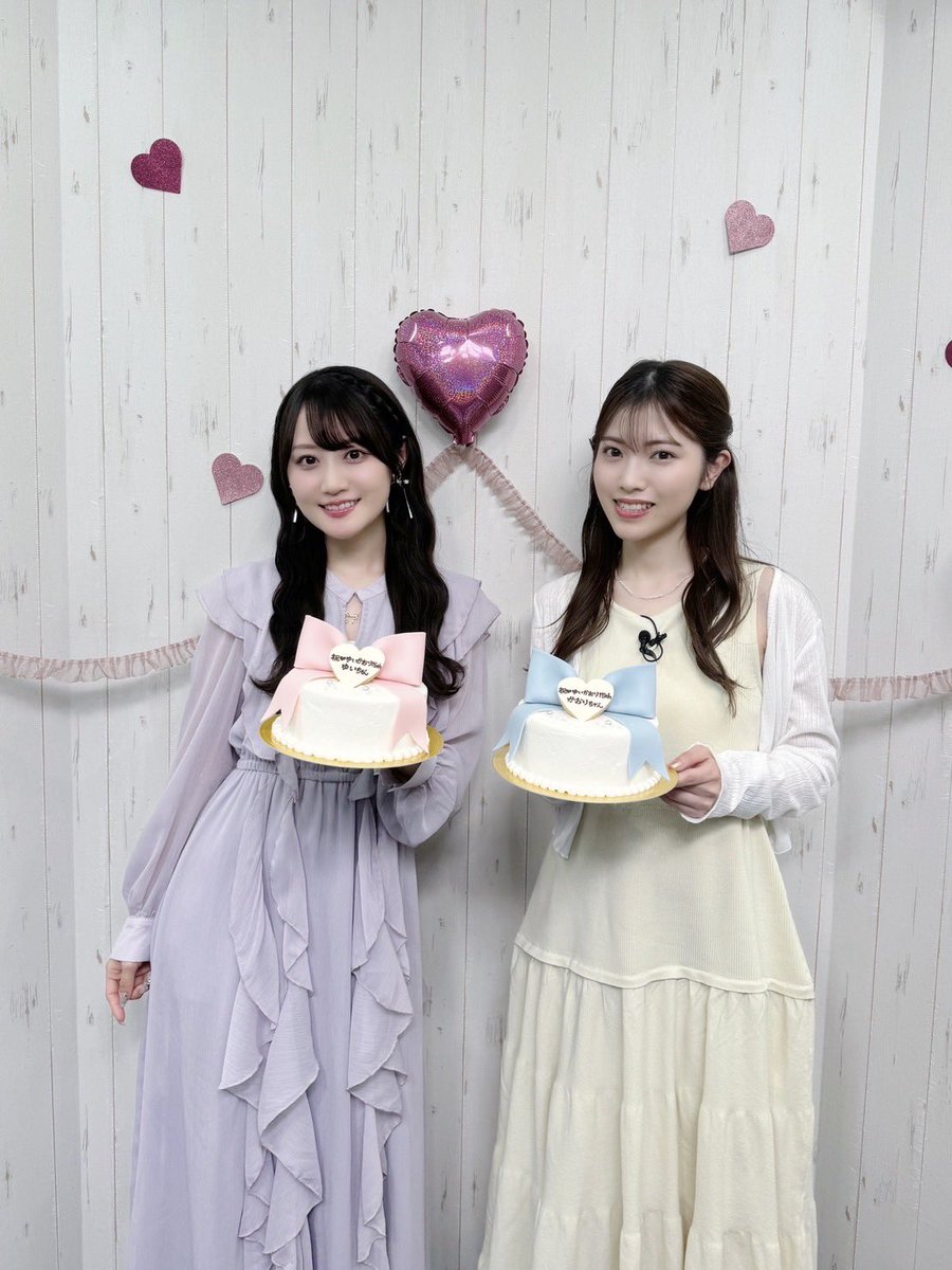 #ゆいかおり15周年 
のお祝いありがとうございます✨

サプライズで驚きましたが、
皆さんが喜んでくださっているのが
伝わってきて嬉しかったです🤍

「一夜限りのスペシャルイベント」の
開催も決定しました！
次回6/28の配信で詳細が出るみたいなので
楽しみにしててね〜🩵夏織