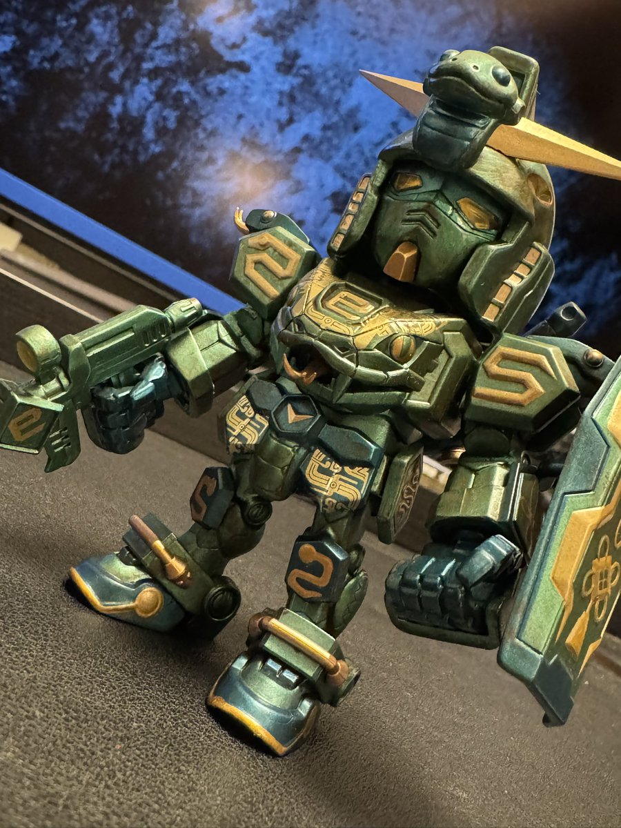 帰宅してQMSV干支ガンダム開封したら巳ガンダムの（おそらく