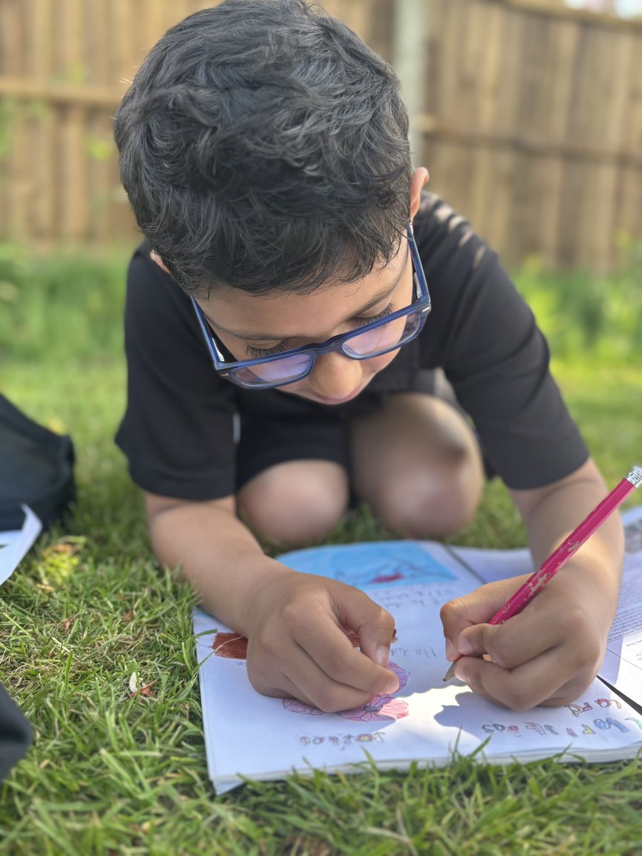 Sketching outside today with Prep 3! It seems a shame to miss the sunshine when they’re working so hard outside 🥰☀️ Well done Prep 3, your work is beautiful!
