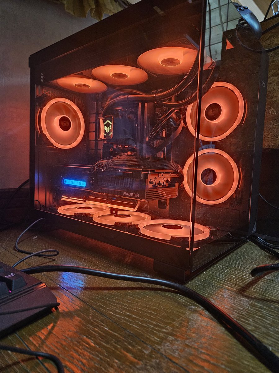 f239ti2620's tweet photo. やっと来た～BIOS立ち上がりWindows11インストール完了…
それから長かった～
電気屋にある普通のパソコン並みの性能しか出ない…クソパソコン並み－
やっとグラフィックボードが仕事しだした＼(ﾟ∀ﾟ)／さてさてこれからだね～いろいろPCにはして欲しい事があるわ－ https://t.co/U8C5K99dX8