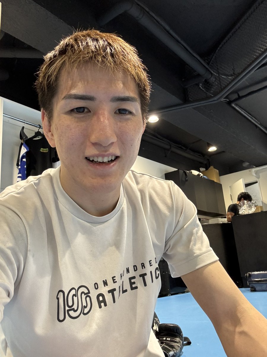 井上直樹 Naoki Inoue (@naokiinouemma) on Twitter photo 水の空ボトルを片付け中の水垣さん✨
本日もありがとうございます🙏
<a href="/takeya_miz/">Takeya Mizugaki</a>
#株式会社maruko #ガレージクローバー #RESURGENCE株式会社 #ティワークス株式会社 #つくみ住研株式会社 #横浜銀行 #ラーメン三浦家 #コアフォース 水の空ボトルを片付け中の水垣さん✨
本日もありがとうございます🙏
<a href="/takeya_miz/">Takeya Mizugaki</a>
#株式会社maruko #ガレージクローバー #RESURGENCE株式会社 #ティワークス株式会社 #つくみ住研株式会社 #横浜銀行 #ラーメン三浦家 #コアフォース