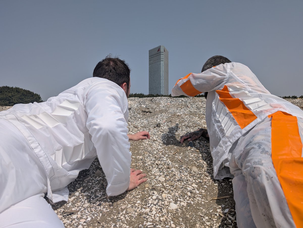 kurisuuu48's tweet photo. "We've made it out!! Now just gotta get off the planet..."
We went to the beach after the Narkina 5-run at the Celebration Japan 2025 and took a few pictures :D
#StarWars #Andor #Costume #Cosplay #GBY #GermanBaseYavin #RebelLegion #Narkina5 #スターウォーズセレブレーション https://t.co/X6UJZUoDiK
