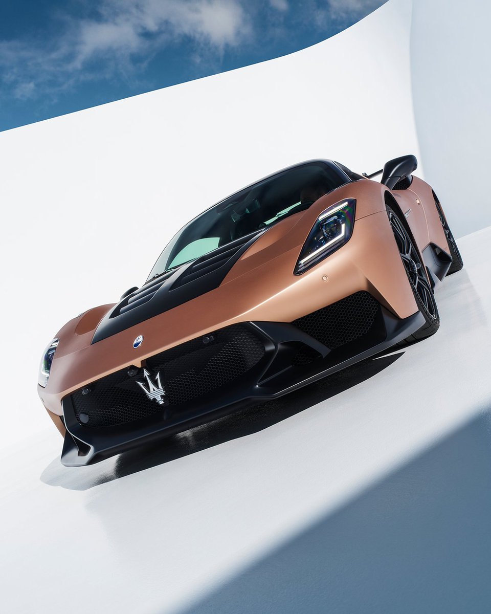 Eye contact not advised.​
#MaseratiGT2Stradale #Maserati