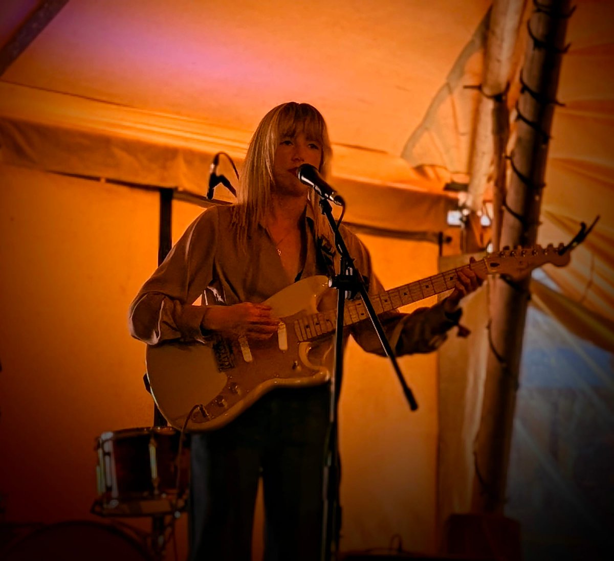 Diolch o galon <a href="/FocusWales/">FOCUS Wales</a> ✨️

Thanks to all who joined me at the HWB, definitely up there as one of my favourite performances. Just magical 💖

Cheers to Ian at <a href="/ReVibedRecords/">ReVibed Records</a> for a cracking interview coming soon! 
.
#FOCUSWales2025 #daniellelewis #ambient #pop #Wrexham