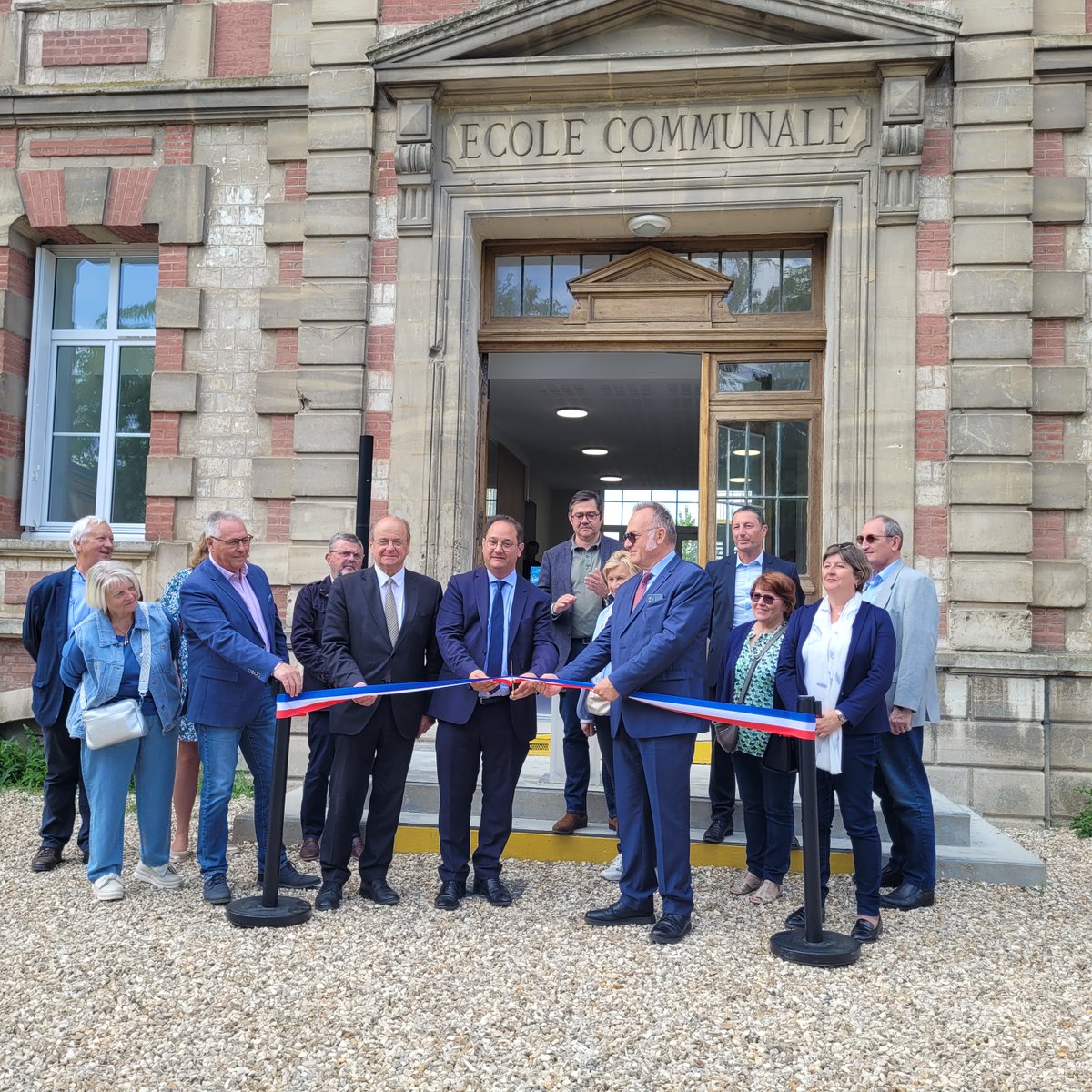 Agglo Seine-Eure (@aggloseineeure) on Twitter photo L'école Jules-Ferry, à <a href="/villedelouviers/">Ville de Louviers</a> a cédé la place à la résidence Aristide-Briand. 23 logements locatifs, du studio au T6 ont été créés par <a href="/Ulysses_design/">Ulysses Design Studio</a> pour <a href="/FLogement/">Foncière logement</a>. <a href="/BernardLeroy27/">Bernard Leroy</a> et <a href="/fxpriollaud/">Francois-Xavier Priollaud</a> ont félicité la #sobriétéfoncière et respect du #patrimoine. L'école Jules-Ferry, à <a href="/villedelouviers/">Ville de Louviers</a> a cédé la place à la résidence Aristide-Briand. 23 logements locatifs, du studio au T6 ont été créés par <a href="/Ulysses_design/">Ulysses Design Studio</a> pour <a href="/FLogement/">Foncière logement</a>. <a href="/BernardLeroy27/">Bernard Leroy</a> et <a href="/fxpriollaud/">Francois-Xavier Priollaud</a> ont félicité la #sobriétéfoncière et respect du #patrimoine.