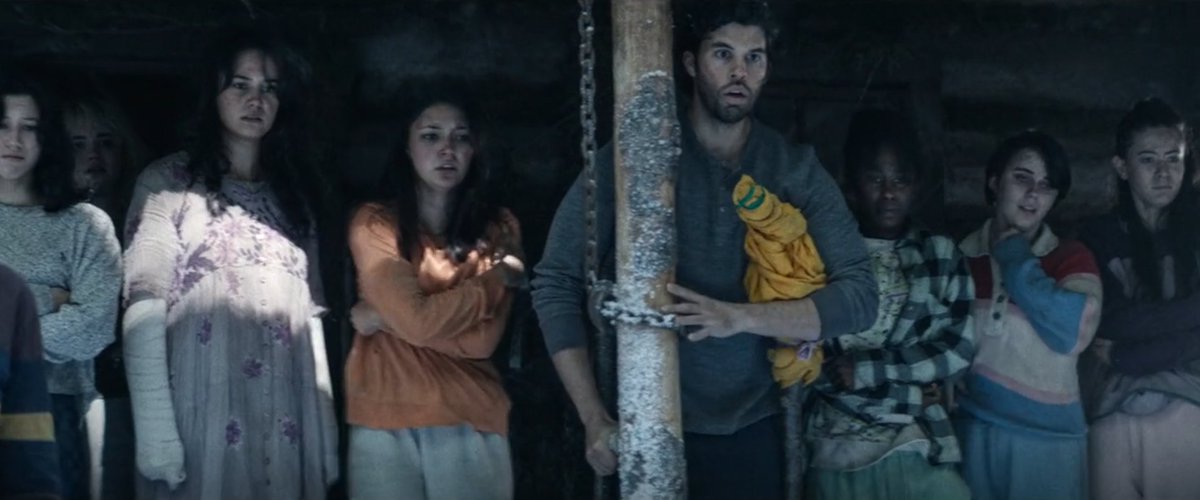 Autistic_Rick's tweet image. #YellowJackets
So recently, I decided to go through s1 and s2 and take screenshots each time an extra is shown. I took 186 screenshots for season 1 and 471 for season 2. I put them all in a Google Drive so anyone can get access to them:
drive.google.com/drive/folders/โฆ