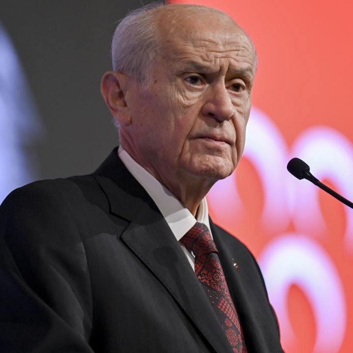 Devlet Bahçeli: "Cumhurbaşkanımıza, PKK'nın kurucu önderi Abdullah Öcalan'a ve DEM Parti'ye teşekkür ediyor, şükranlarımı sunuyorum."