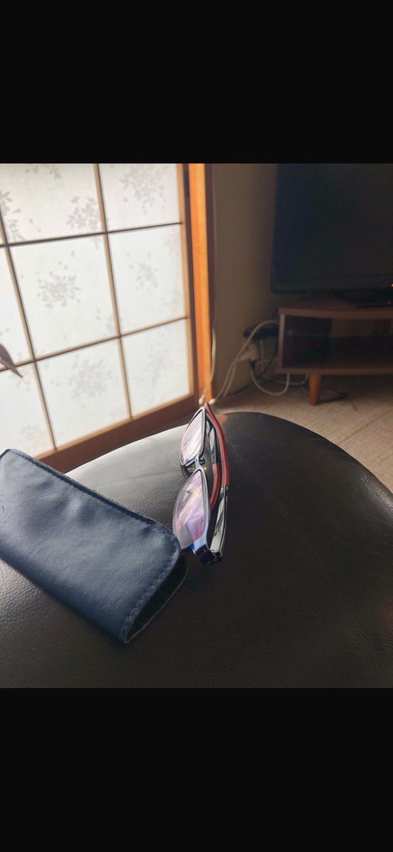 スーパーに行ったら、特売で好きなヨーグルトが半額になってた。ちょっと得した気分。こういう小さな嬉しさって、なんか生活に彩りを与えてくれる気がする。何気ない日でも「今日はラッキーだったな」って思えると、それだけで一日が良くなったように感じる。ほんと単純だけど、いい気分。