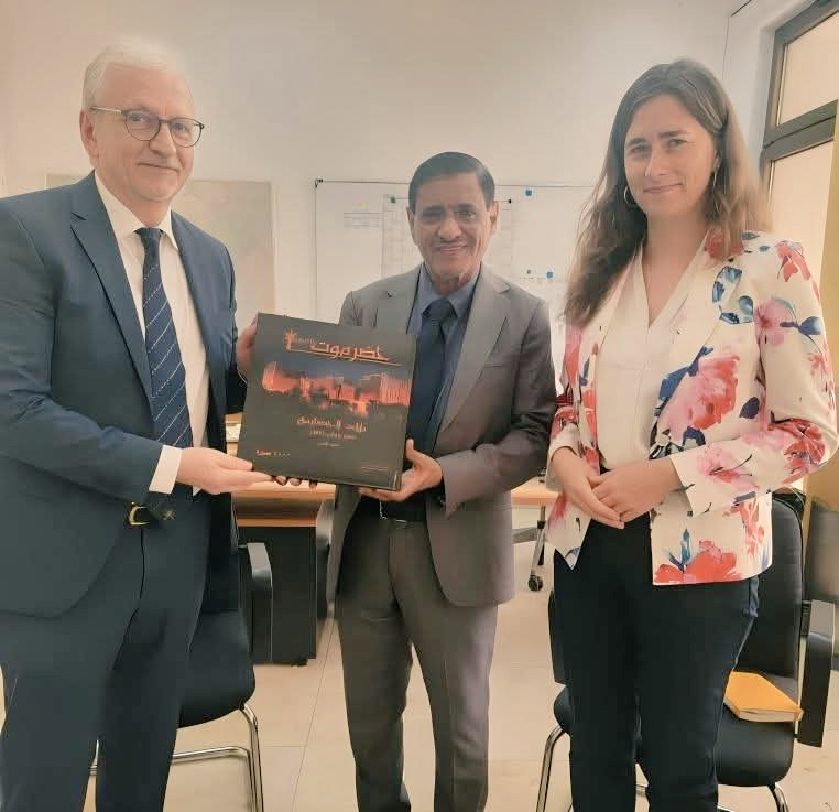 التقيت اليوم بالرياض نائبة رئيس بعثة سفارة 🇩🇪 ألمانيا لدى بلادنا، يانينا كوبفمولر، لبحث العلاقات الثنائية وتطورات الأوضاع.  
ناقشنا أهمية الدعم الدولي لليمن، خصوصًا في الجوانب الاقتصادية والإنسانية، وثمّنا دور التحالف العربي بقيادة المملكة العربية السعودية ودولة الإمارات العربية