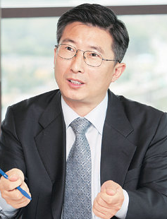 goldenbell1008's tweet image. 박종운
김문수 후보의 
선거지원단에 합류했다.
1987년 박종철열사가 안기부 남영동에 체포되어
고문을 받다 숨진 이유는 선배 박종운의 
거처요구에 함묵했기때문이다. 
그럼에도 박종운 이 개자식은 변절해서 
한나라당에서 3선을  모조리 낙선하고 
노숙자로 지내다가 김문수 빨대가 됬다.