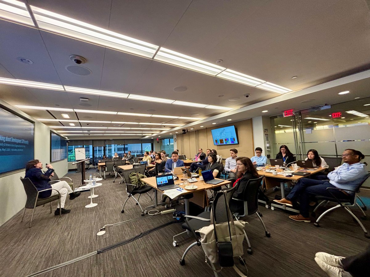 Luis Felipe López-Calva (@lflopezcalva) on Twitter photo Last week, we had the fascinating opportunity to explore innovative research methods at the event “Thinking about Development Differently: Complexity and Network-Based Approaches for Policy,” hosted by the <a href="/WorldBank/">World Bank</a> Poverty Global Department and <a href="/PNUDLAC/">PNUD América Latina y el Caribe</a>.
These approaches move Last week, we had the fascinating opportunity to explore innovative research methods at the event “Thinking about Development Differently: Complexity and Network-Based Approaches for Policy,” hosted by the <a href="/WorldBank/">World Bank</a> Poverty Global Department and <a href="/PNUDLAC/">PNUD América Latina y el Caribe</a>.
These approaches move