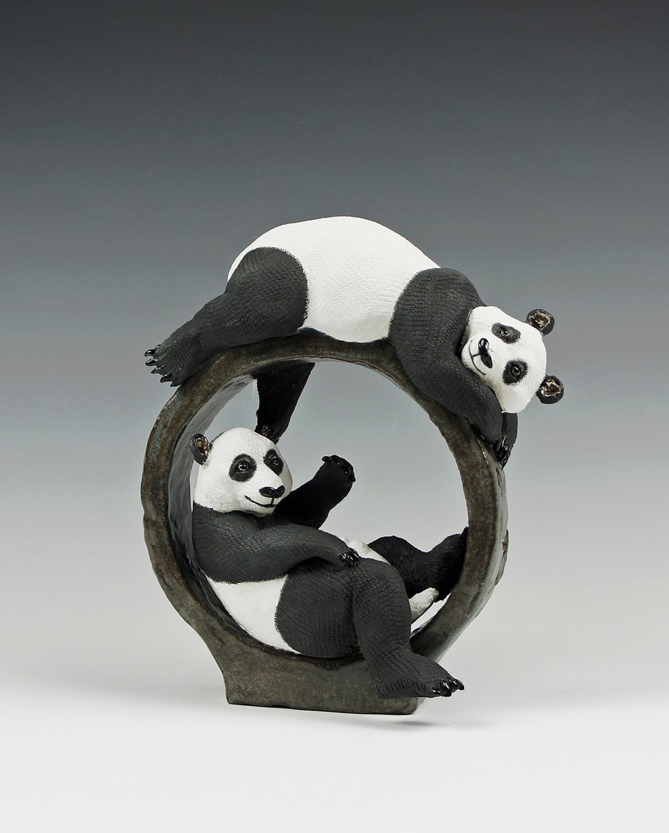 Craft In Focus (@craftinfocus) on Twitter photo If you’ve seen the promotional leaflets for our event <a href="/waterperry/">waterperry</a> you will have seen the image of the hare on the front. This is a piece by Gin Durham Ceramics who is our featured maker today.
#makermonday #mondaymaker If you’ve seen the promotional leaflets for our event <a href="/waterperry/">waterperry</a> you will have seen the image of the hare on the front. This is a piece by Gin Durham Ceramics who is our featured maker today.
#makermonday #mondaymaker