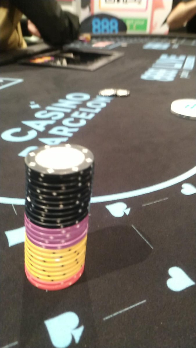 randomcrayon's tweet image. 165 mid shot #888LiveBarcelona @casinobcn_poker @888pokerSpain