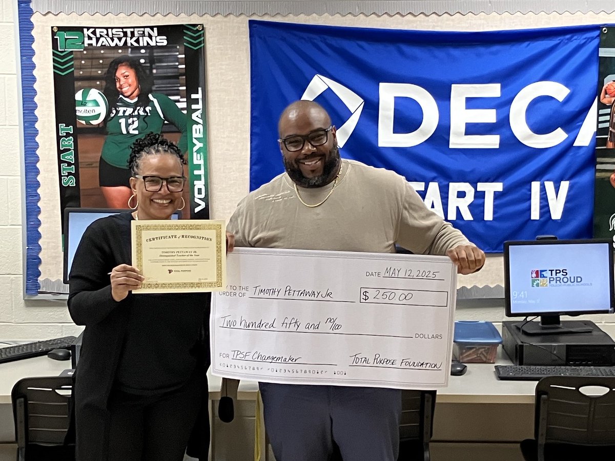 Start High School’s Tim Pettaway was recognized by the Total Purpose Scholarship Foundation as its Distinguished Teacher of the Year. Congratulations! #TPSProud