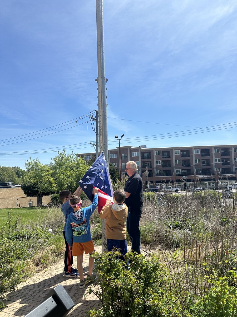 Landmark students from Cub Scout Packs 311 and 131 helped Head Custodian Mike Holme replace our flag this morning. Thank you, Scouts! #lmdolphins #d15rocks