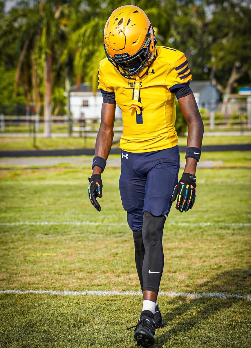 C/O 28 <a href="/robin7on_/">Jeremiecio Robinson</a> DB has added 20+ lbs this winter and is rapidly establishing himself as a force in the secondary 🏴‍☠️

6’1 155lbs | GPA: 3.75