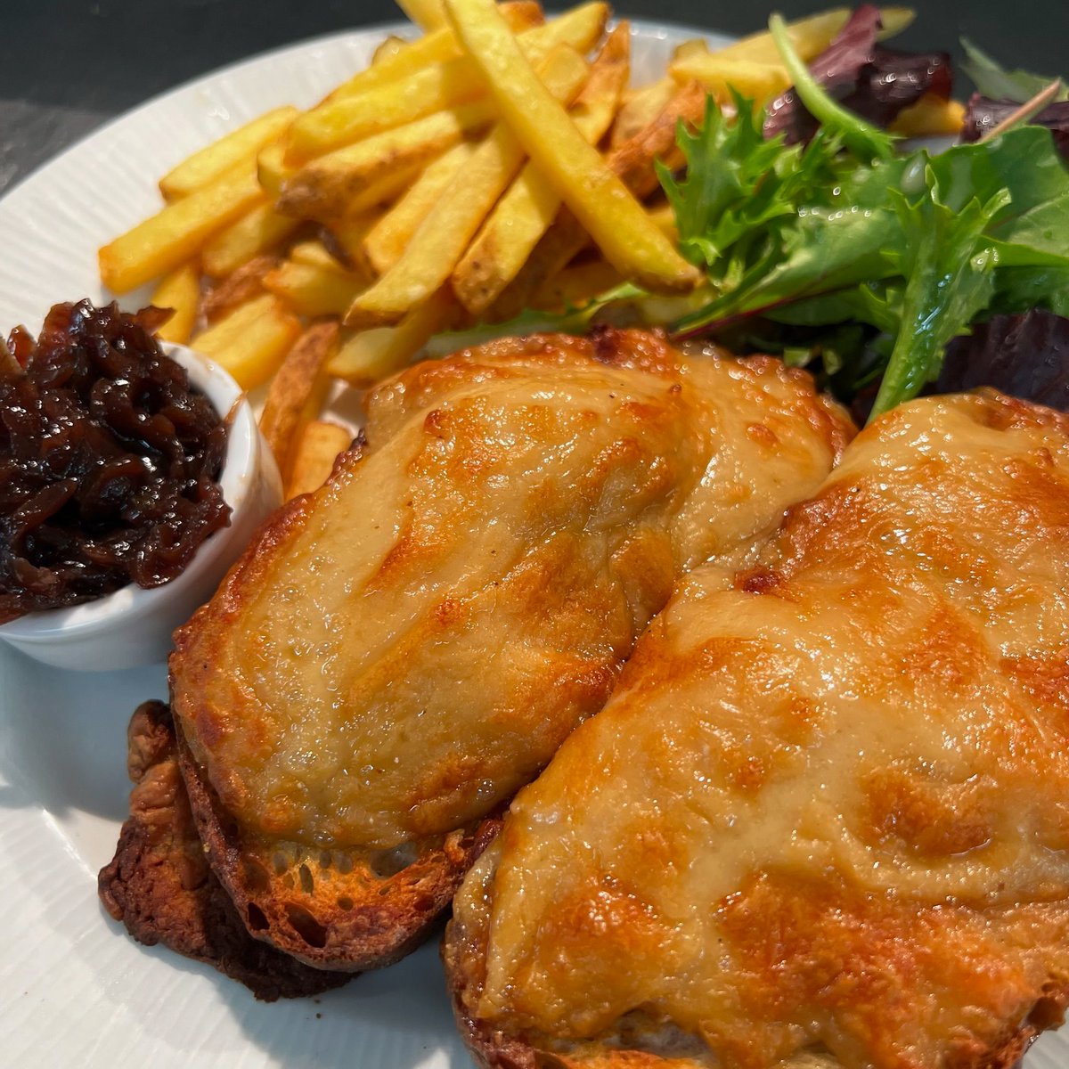 Some days, you need comfort food that gives you a big cheesy hug, and our Welsh Rarebit delivers exactly that 😋

This isn't your average cheese on toast - we're talking rich, tangy cheese sauce loaded onto freshly baked sourdough with red onion marmalade and crispy fries.