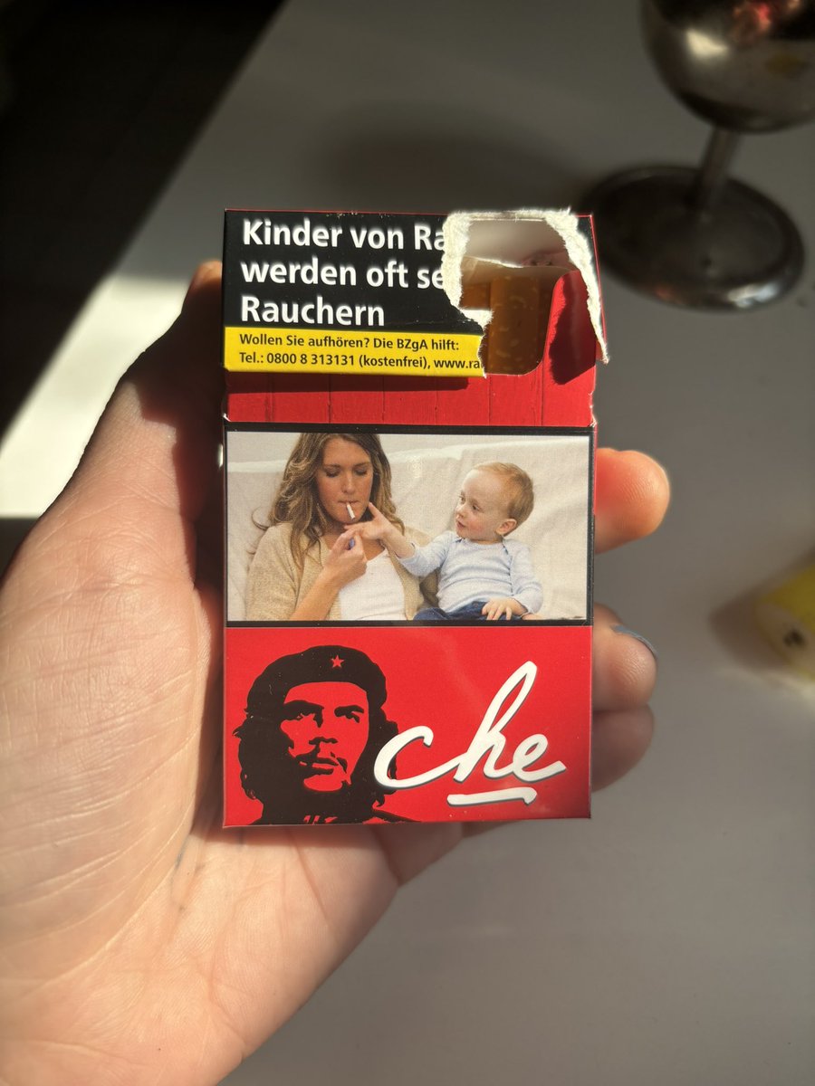 posezur's tweet photo. Smoking on that Che pack https://t.co/iiXqYXUvPQ
