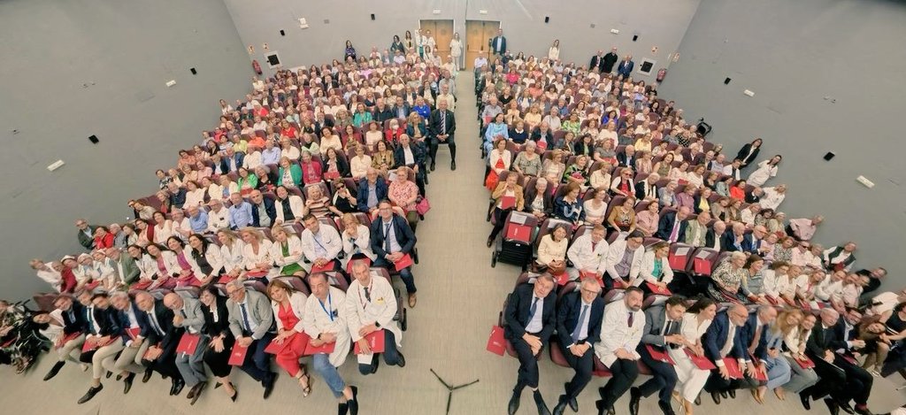 Murciasalud (@murciasalud) on Twitter photo El Hospital General Universitario Virgen de la Arrixaca de Murcia <a href="/AreaUnoArrixaca/">Área 1 Arrixaca</a> ha rendido homenaje a los profesionales que a lo largo de su historia han trabajado en el centro hospitalario de El Palmar 🏥
🎙El consejero de Salud, Juan José Pedreño, resaltó el esfuerzo y la El Hospital General Universitario Virgen de la Arrixaca de Murcia <a href="/AreaUnoArrixaca/">Área 1 Arrixaca</a> ha rendido homenaje a los profesionales que a lo largo de su historia han trabajado en el centro hospitalario de El Palmar 🏥
🎙El consejero de Salud, Juan José Pedreño, resaltó el esfuerzo y la