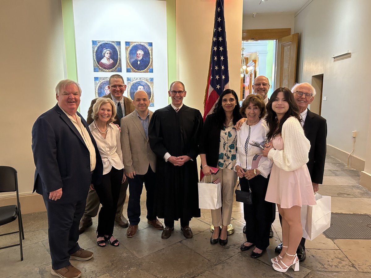 USCourtsMOED's tweet image. On Fri 5/9, Chief Judge Clark welcomed 39 new U.S. Citizens at a special naturalization ceremony at the Old Courthouse. Keynote remarks by Lynne M. Madison Jackson, descendant of Dred and Harriet Scott. Music by The Courthouse Singers. @GatewayArchSTL @GatewayArchNPS @JNPA