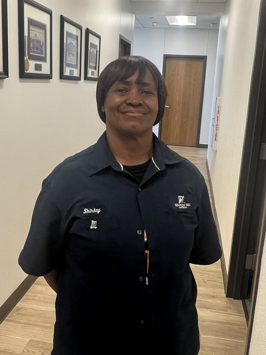 Congrats to Ms. Shirley Pitts for receiving your 25 year service pin! We are grateful for you and commitment to a high standard of excellence.