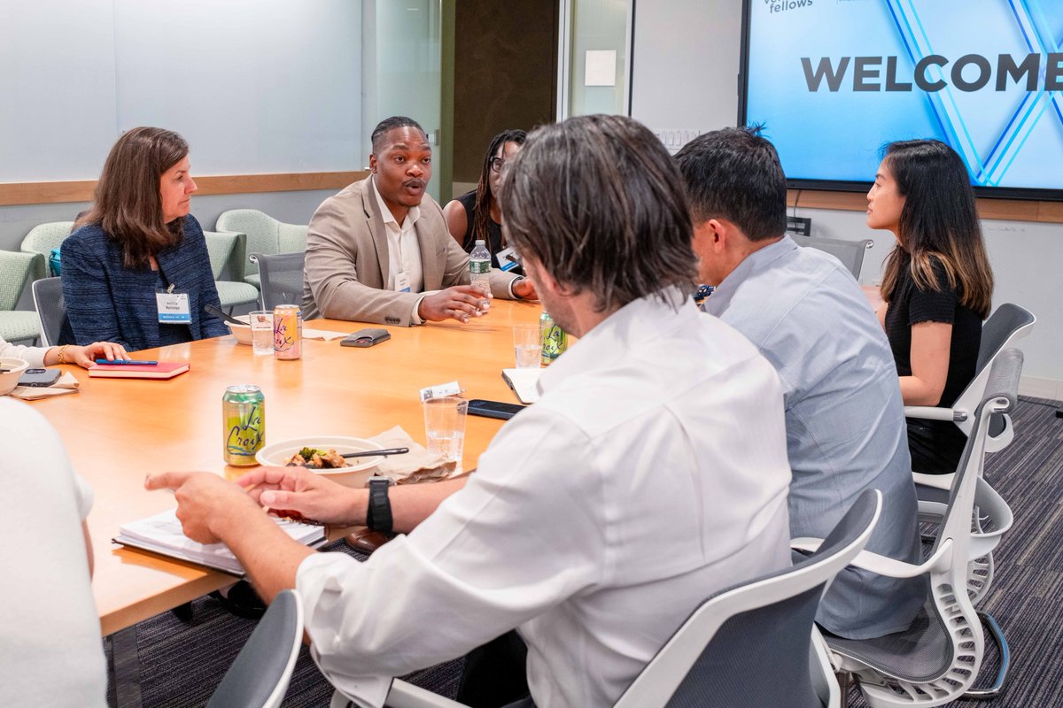 Last week, we caught up with some our SVF Summer Accelerator Alumni! we were joined by Calm CEO and founding SVF supporter David Ko (Stern ’93) for a roundtable lunch with SVF alumni to check in on their entrepreneurial journeys.

📰 Learn more: nyusternberkleycenter.com/2025/05/david-…