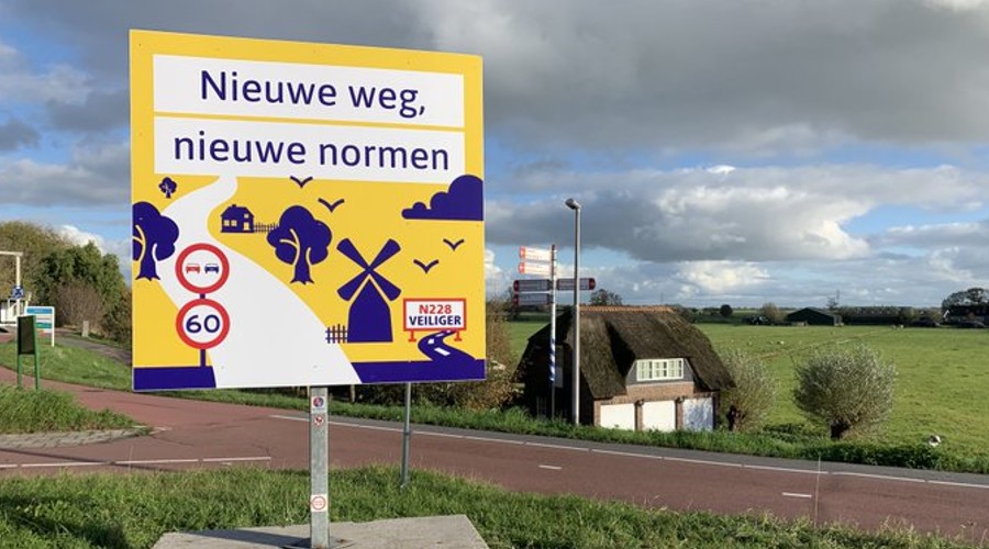 Snelheidsduivel raakt rijbewijs en auto kwijt op N228