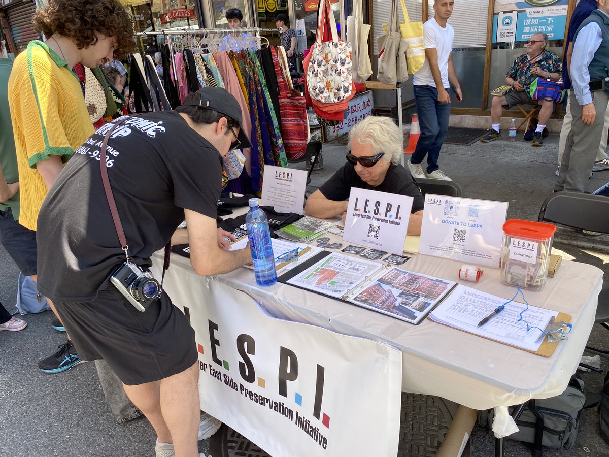 What a beautiful day it was yesterday to table at the Kehila Kedosha Janina Greek Jewish Festival on Broome Street. We chatted with a lot of passersby, including a few friends that visited, and gathered almost 150 petition signatures for LES preservation. Excellent!
