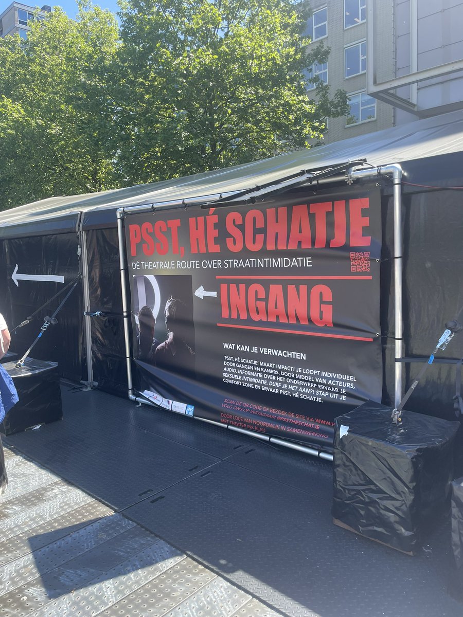 Vandaag was ik bij de opening van de theater tentoonstelling PSST HE SCHATJE op schouwburgplein. Kippenvel wat deze tentoonstelling met je doet. Ik kan een bezoek echt aanraden. Seksuele straatintimidatie is een groot probleem en daarom geven we deze week extra aandacht aan.