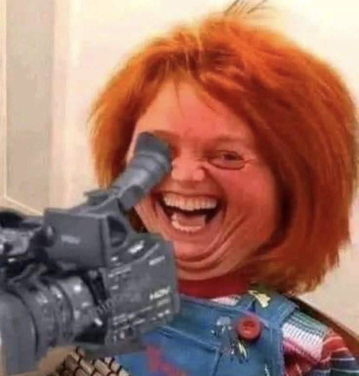 Completa la frase #DeZurdaTeam_:
"Me cag0 en el comunismo porque..."