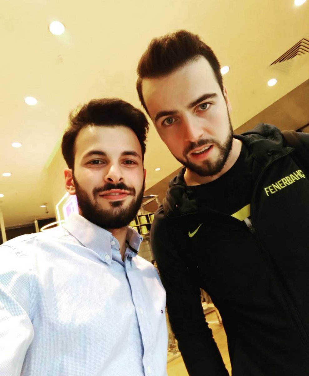 Euroleague F4 için tüm takıma başarılar. Kupanın bir kez daha ellerinde yükselmesini görmek için sabırsızlanıyorum kaptan <a href="/melihmahmutoglu/">Melih Mahmutoğlu</a>