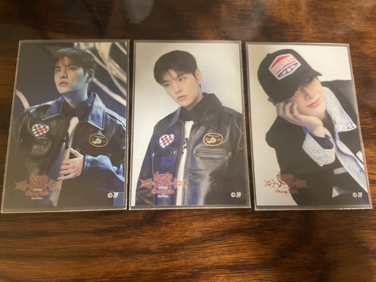 i7_chanyu's tweet photo. Stray Kids スキズ FCくじ 交換 ステッカー

【譲】画像のもの
【求】オンラインFCくじのヒョンジンA,B
　　会場くじのバンチャンA,B
　　(画像2枚目との交換のみ)

郵送または18日エコパでの手渡し
纏めての方を優先させていただきます🙇‍♂️条件が合う方いらっしゃいましたらよろしくお願いいたします🙇‍♂️ https://t.co/HQuX9U9Eto