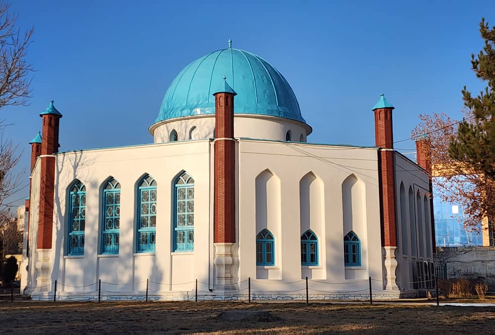 خانقاه عالیه نقشبندیه مجدديه عمريه ابراهیمه کابل (@kabul_q_javad) on Twitter photo #تصوف
د مجدد صاحب کورنۍ له ٤م او ٥م پشت وروسته له سرهند نه ووتله او د نړۍ په مختلفو سیمو کې خپره شوه، د مجدد کورنۍ یوه پښه په کابل کې هم شته چې اخيري مرکز یې قلعه جواد دی!
٣٥٥ص/د مجدد الف ثاني ژوند.
یادونه: قلعه جواد د کابل ښار په خوشحال خان مېنه کې موقعیت لري.
<a href="/kabul_Q_Javad/">خانقاه عالیه نقشبندیه مجدديه عمريه ابراهیمه کابل</a> #تصوف
د مجدد صاحب کورنۍ له ٤م او ٥م پشت وروسته له سرهند نه ووتله او د نړۍ په مختلفو سیمو کې خپره شوه، د مجدد کورنۍ یوه پښه په کابل کې هم شته چې اخيري مرکز یې قلعه جواد دی!
٣٥٥ص/د مجدد الف ثاني ژوند.
یادونه: قلعه جواد د کابل ښار په خوشحال خان مېنه کې موقعیت لري.
<a href="/kabul_Q_Javad/">خانقاه عالیه نقشبندیه مجدديه عمريه ابراهیمه کابل</a>