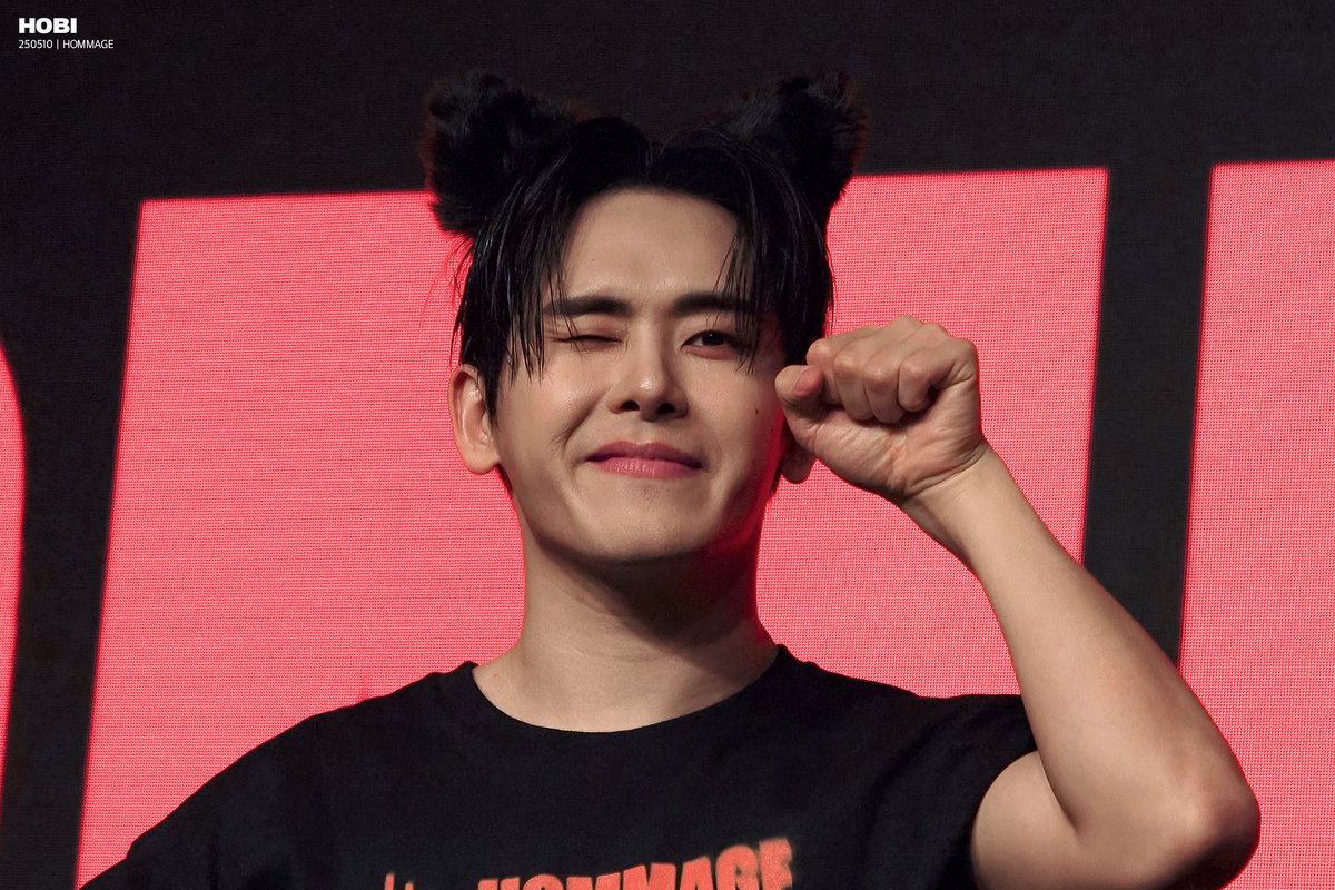 250510 이호원 팬미팅 HOMMAGE

요즘 잘자 쿨냥이🐈‍⬛
#이호원 #호야 #leehowon #hoya