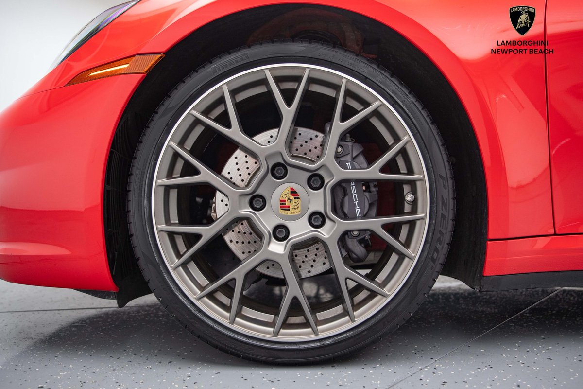 2020 Porsche 911 Carrera