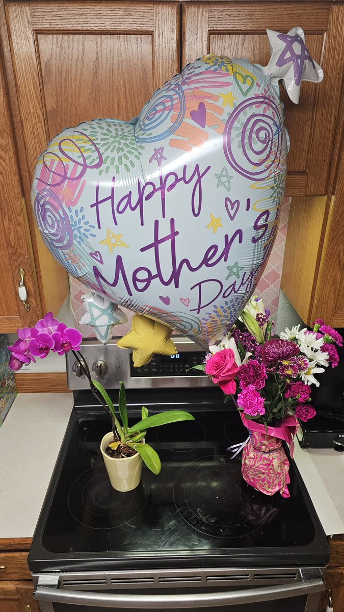 BadABossB's tweet image. Happy Mother's Day yesterday 💐💕