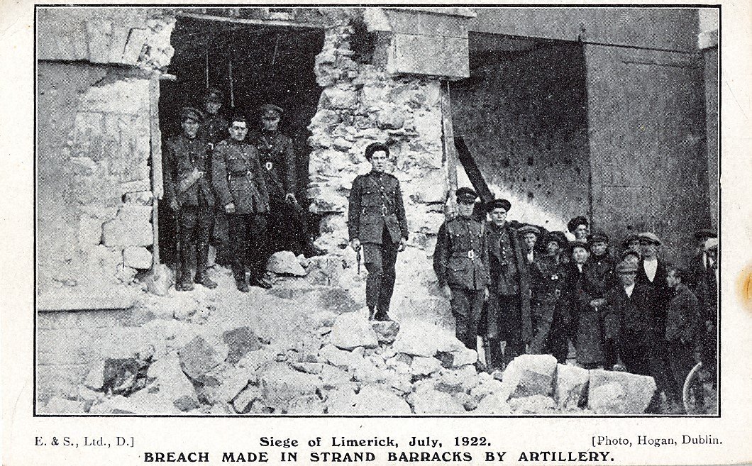 LimerickMuseum's tweet image. #OTD in 1922... 

The Civil War tore through #Limerick city in a siege that lasted eleven days. A week of sniping, running street battles and dramatic but ineffective raids by armoured cars on fortified positions resulted in stalemate. #History #Postcards #siege #civilwar