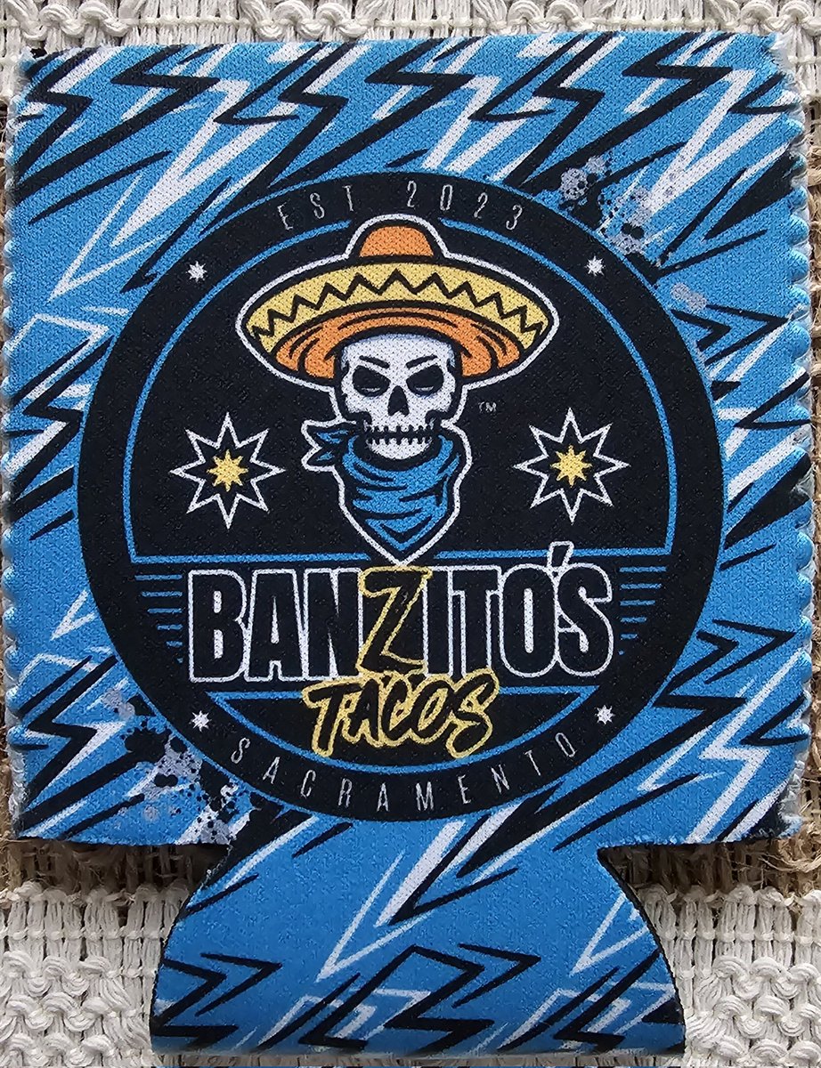 Hoffa777's tweet image. It took way too long, but finally met my dude Adam with @banziito and had his legendary tacos out at Smokin Barrel winery in Lincoln on Mother's Day.
Awesome food, yet even better people! Keep truckin, my guy.