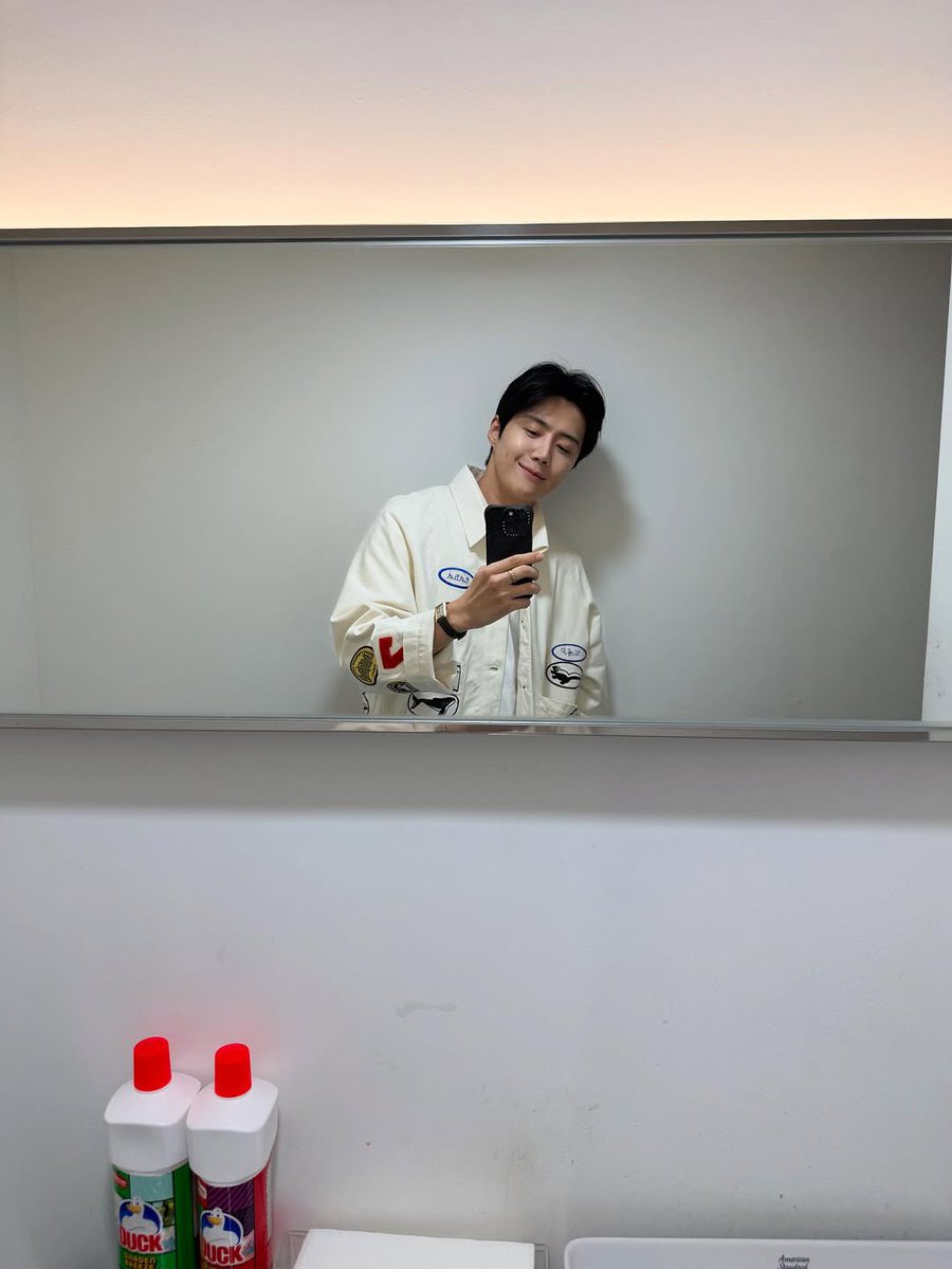 seon__holic's tweet photo. 2025.05.12
Actor Kim Seonho instagram post update 🥹🩵
“#DuckTH #SummerFreshness #GardenBreeze”
#김선호 #KimSeonho https://t.co/RRQ2hNlyg1