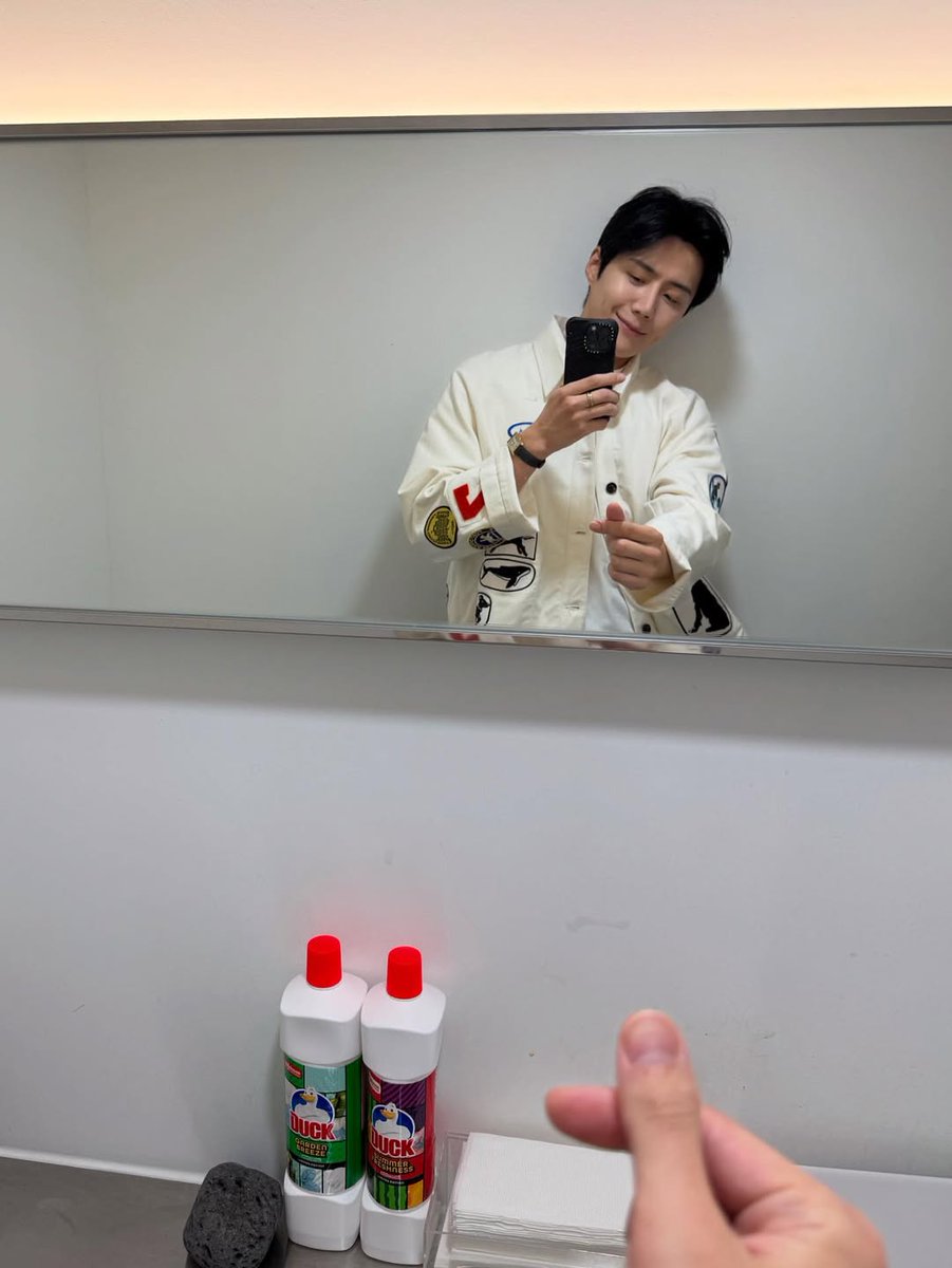 bedafana's tweet photo. [250512] seonho__kim ig update ✨ 

"#DuckTH #SummerFreshness #GardenBreeze"

🔗https://t.co/zcVnTGuLge

#Kimseonho #김선호 https://t.co/52tQ08IEn3