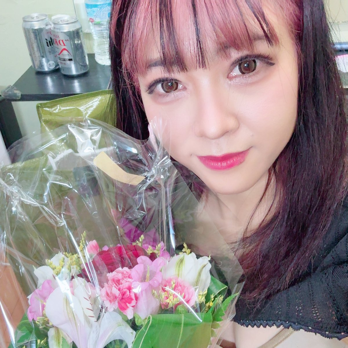 シアター上野2日目ありがとうございました♡
前半まったり後半めちゃ忙しい1日でした🔥
今日も楽しく過ごすことができて感謝✨
明日の演目順は
1 赤いスイートピー
2 春紀行
3 love song
4 春紀行
に変更するかもです！
よろしくお願いします🌠