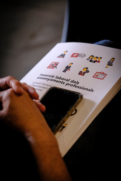 Consell de Cambres de Catalunya Internacional (@cambres_go) on Twitter photo 🎓L’estudi d’inserció laboral ja és aquí!
Avui jornada a la #LaLlotjadeMar per conèixer les dades d’#insercio24, amb la benvinguda del <a href="/DrSantacreu/">Josep Santacreu</a> president de <a href="/cambrescat/">Consell General de Cambres de Catalunya</a> i <a href="/CambraBCN/">Cambra de Comerç de Barcelona</a>
<a href="/educaciocat/">Educació</a> #cambrescat
#FP #somFP #orgullFP #Estudi #Presentació 🎓L’estudi d’inserció laboral ja és aquí!
Avui jornada a la #LaLlotjadeMar per conèixer les dades d’#insercio24, amb la benvinguda del <a href="/DrSantacreu/">Josep Santacreu</a> president de <a href="/cambrescat/">Consell General de Cambres de Catalunya</a> i <a href="/CambraBCN/">Cambra de Comerç de Barcelona</a>
<a href="/educaciocat/">Educació</a> #cambrescat
#FP #somFP #orgullFP #Estudi #Presentació